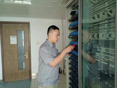 郭瑞 退伍不褪色 军魂心中留 通讯设备修理